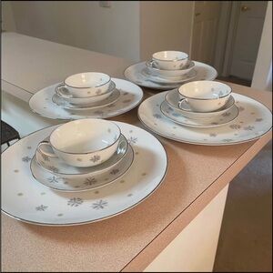 Vintage Wentworth China "Polaris 7606" Mid-Century Modern Dinnerware Set